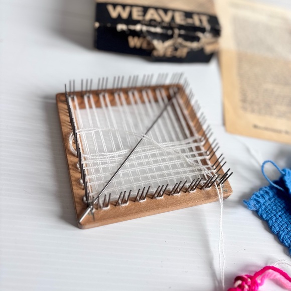 Weave It Loom Kit for Mending Vintage Weaving Tool with Instructions - Picture 5 of 6